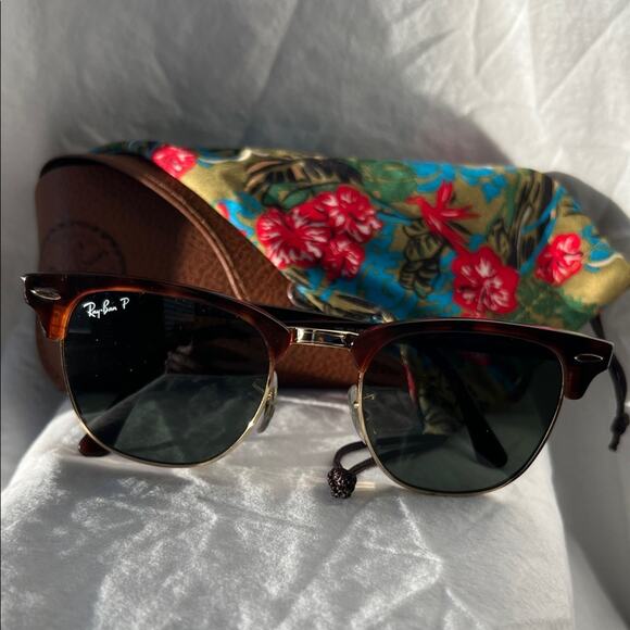 Ray-Ban Tortoise and Gold Sunglasses with Brown Case - Picture 5 of 5